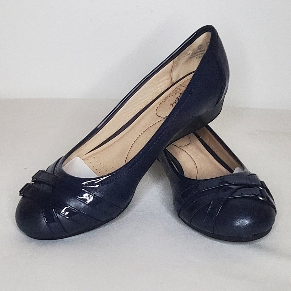 NWOT Life Stride-Size 6.5M- Women Blue Leather Loafers Soft System Model Flair